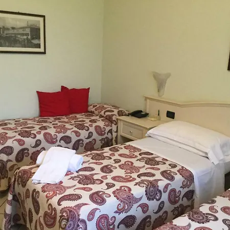 Il Gufo מלון פארמה